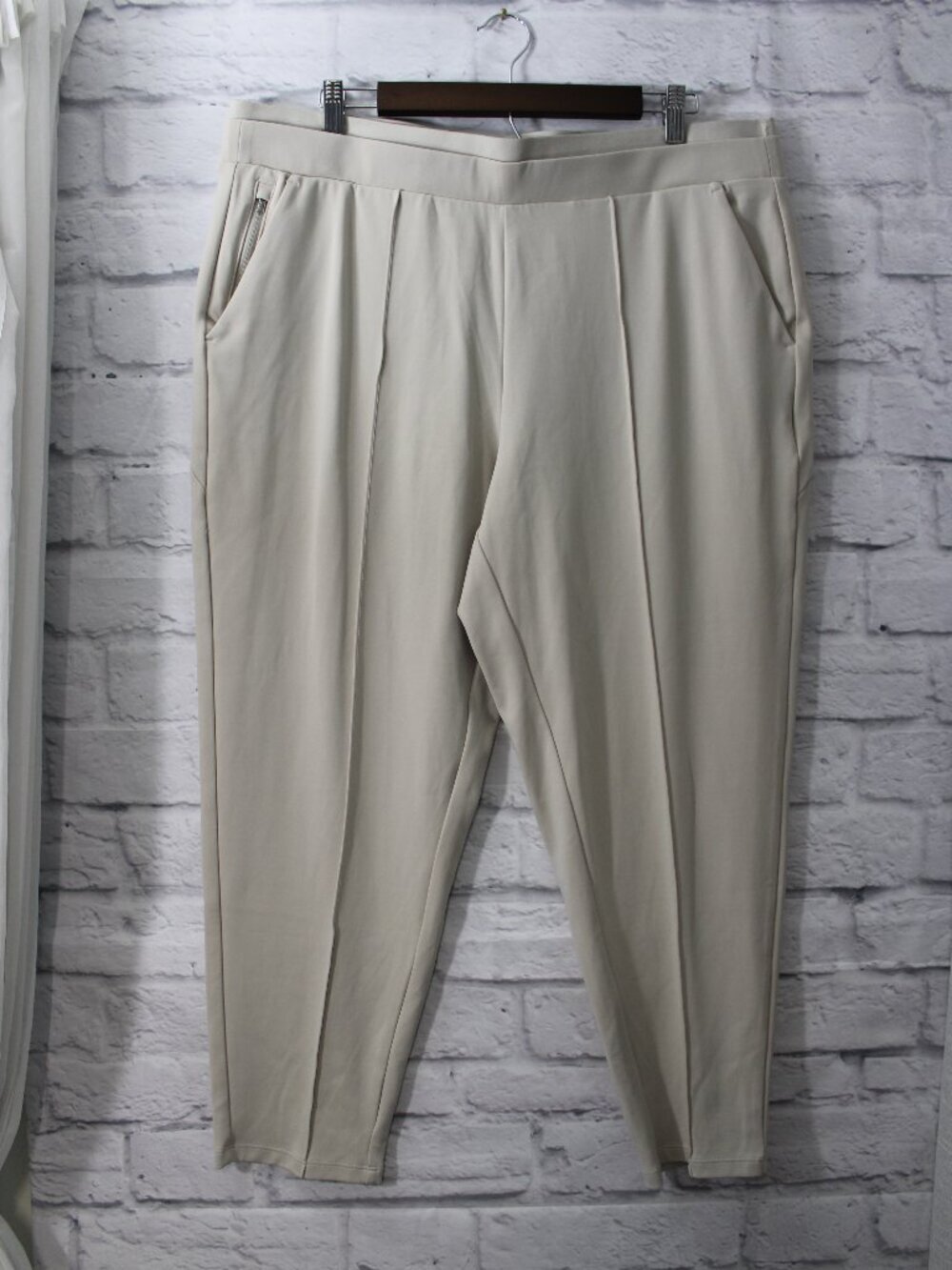 Athleta Extra Large Ivory Cream Pull On Preppy Office Venice Pintuck Pants